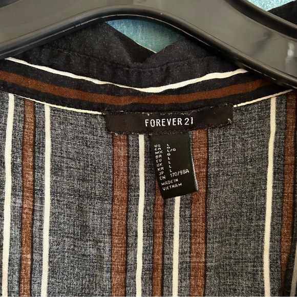 Cropped Button Down - Picture 2 of 4